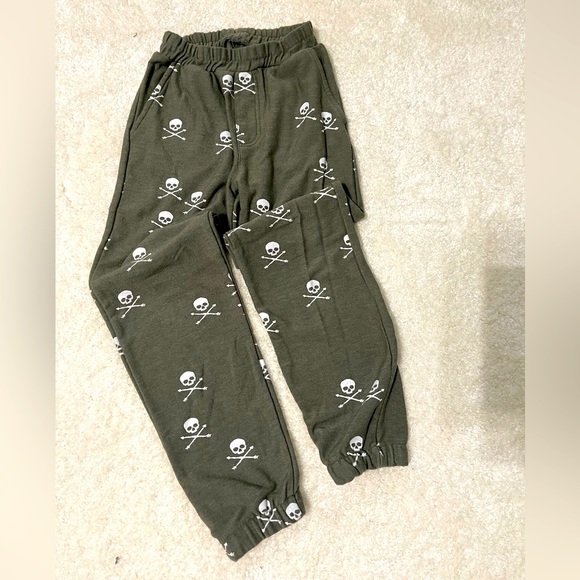 Chaser Other - Chaser brand skull knit joggers (sz 7)